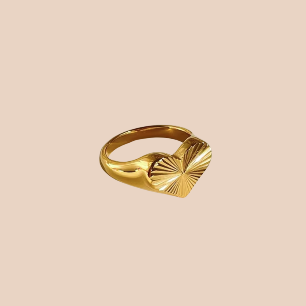 Amour Fluted Heart Ring